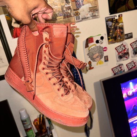 Shoes - Picture 5 of 8